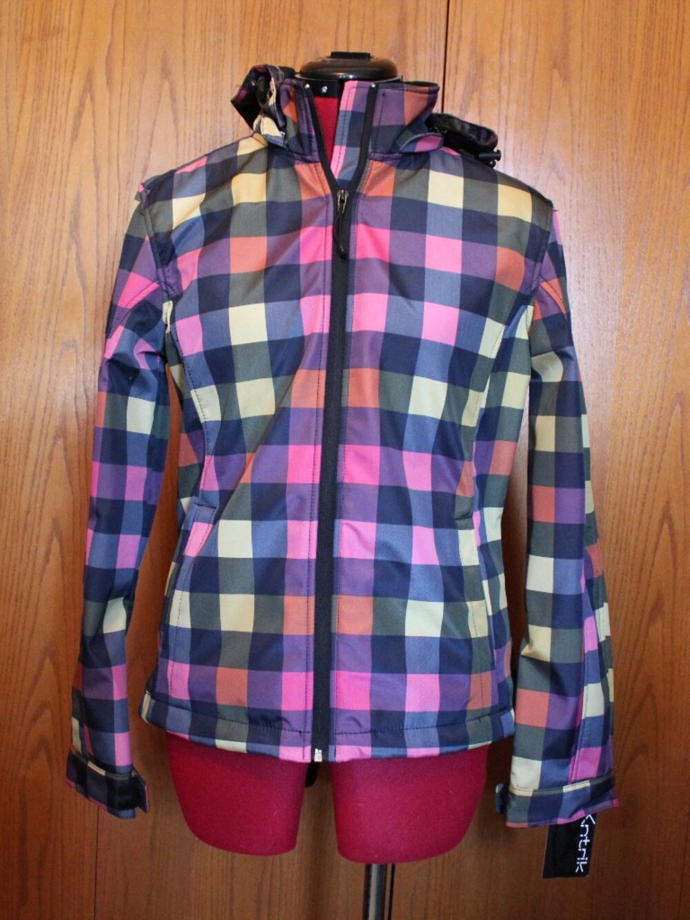 Plaid lightly insulated rain, wind and snow jacket - Xntrik, Size S